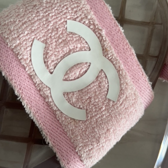 Chanel pool slides - Picture 4 of 6